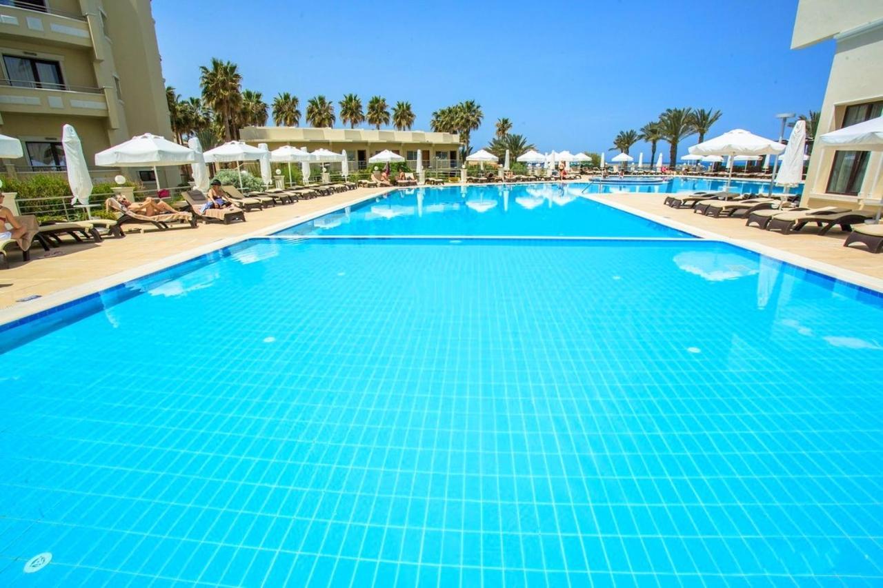 Vuni Palace Luxury Resort & Beach & Casino Cirénia Exterior foto